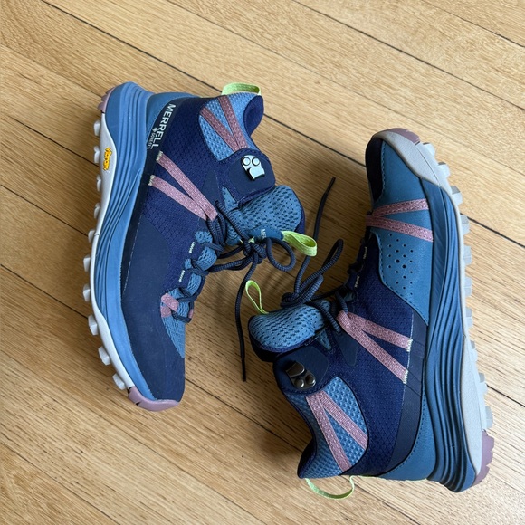 Merrell Women's Siren GORE-TEX Hiking Shoe - Picture 1 of 8